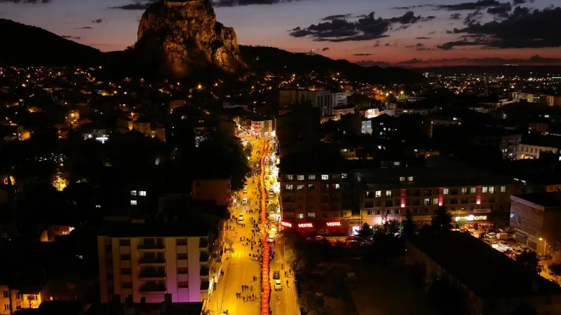 1000 Metrelik Bayrakla Yürüyüş! Afyon'da Neler Oldu?