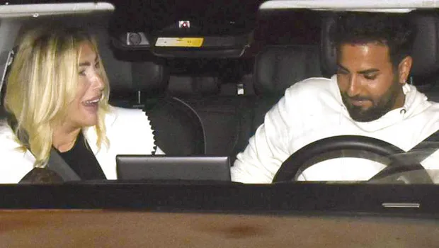 3.5 milyon TL'ik yeni araçla akşam gezmesi