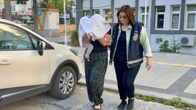 800 bin TL'lik ziynet hırsızlığı! Kadın zanlı kucağında bebekle hapse girdi
