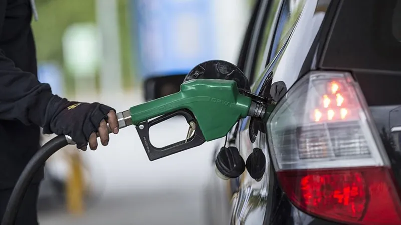 Benzine ve Motorine Zam Şoku! Araç Sahipleri Hazır Mı?