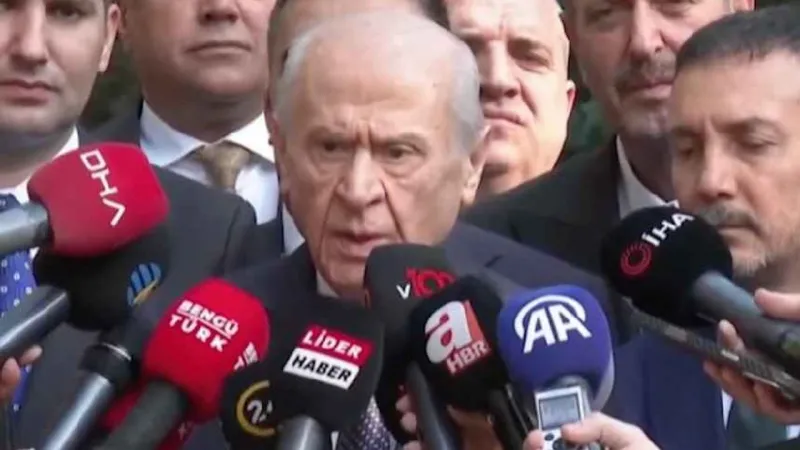 Bahçeli'den Bomba Anayasa Çıkışı! Türkiye'yi Sarsacak Çağrı!