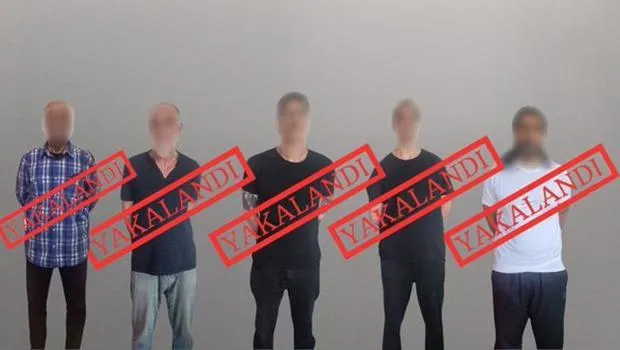 Kırmızı Bülten Alarmı! 5 Kaçak Türkiye'ye İade Edildi! Şok Detaylar!