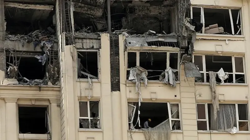 İsrail'den İran'a Şok Saldırı! Nükleer Tesisler mi Hedefte?
