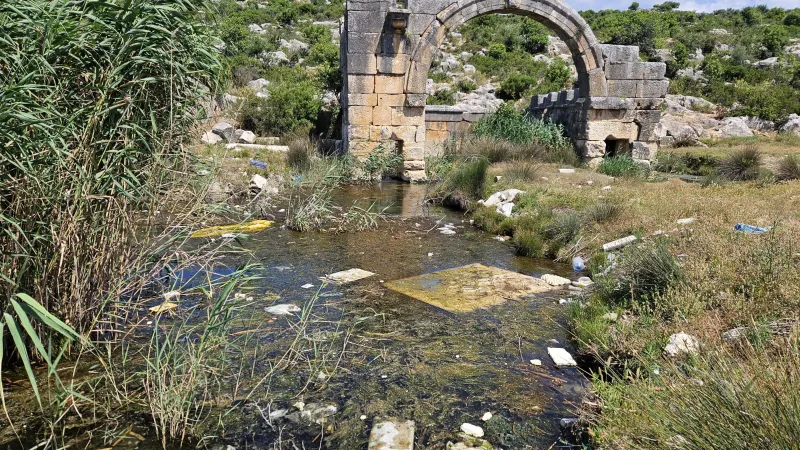 Çöplüğe dönen 1800 yıllık kutsal çeşme ve kaplıca kurtarılıyor