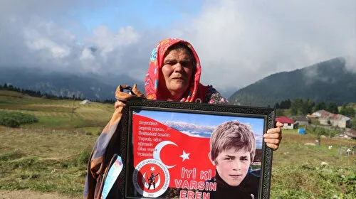 DEM Parti'den Eren Bülbül'ün Annesiyle Bayramlaşma! Şaşırtan Detay