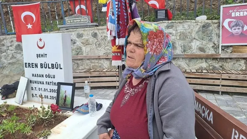 DEM Parti'den Eren Bülbül'ün annesine telefon