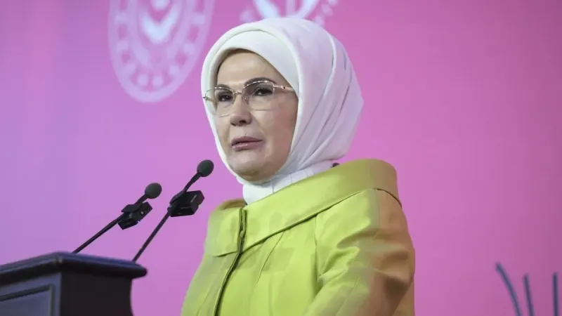 Emine Erdoğan'dan karne alacak öğrencilere tebrik