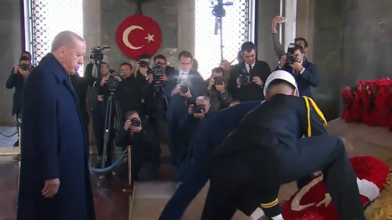 Erdoğan Anıtkabir'de: Ülkemizin her karışını yeni eserlerle işlemeye devam ediyoruz