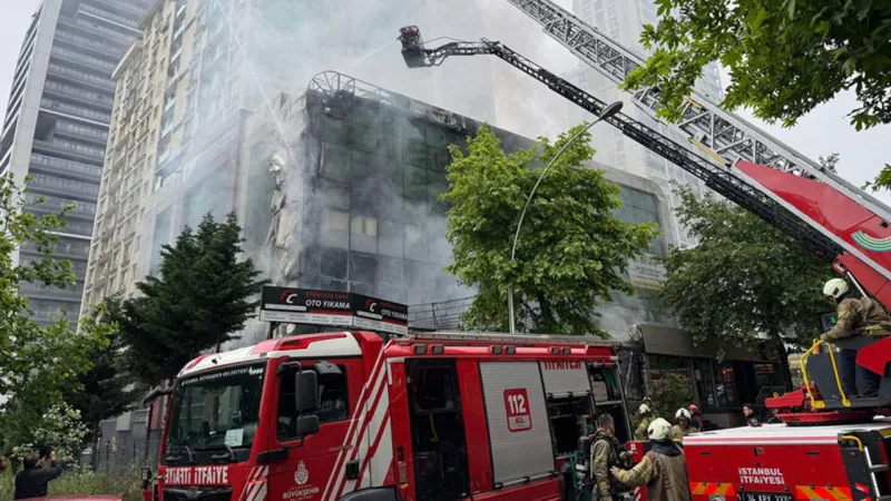 Esenyurt'ta yangın! 132 dairelik bina boşaltıldı