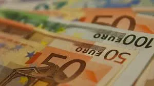Euro Rekor Kırdı! Dolar Tahtından mı Edilecek?
