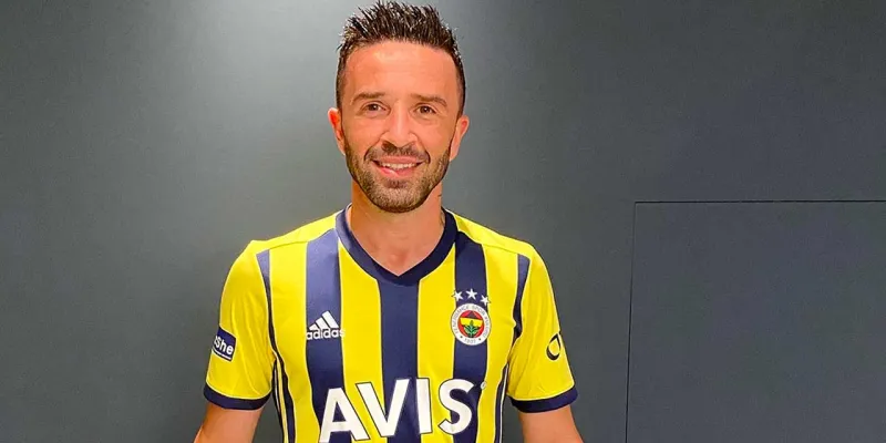 Gökhan Gönül kimdir?