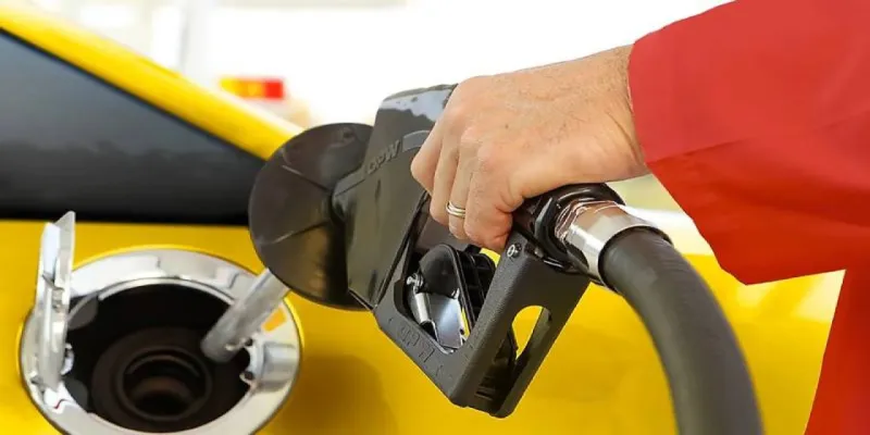 Akaryakıta Büyük Müjde! Benzin ve Motorinde Dev İndirim Geliyor!