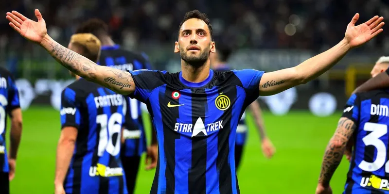 Hakan Çalhanoğlu'ndan Martinez'e Sert Yanıt: Neler Söyledi?
