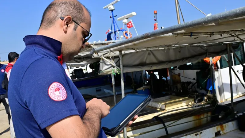 İzmir'de Balıkçılara Şok Ceza! 1.2 Milyon TL'lik Denetim Sürprizi