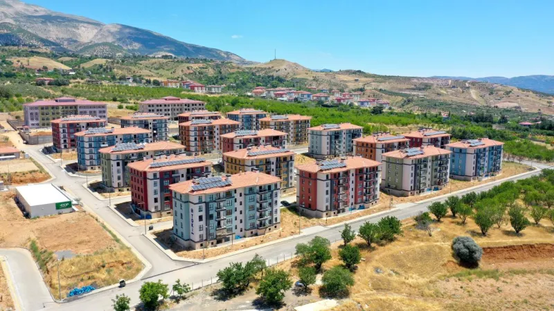 Kahramanmaraş depreminde evini kaybedenler bayramı yeni yuvalarında karşıladı