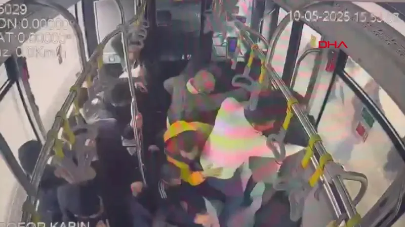Metrobüste Dehşet Anları! Kazanın Araç İçi Görüntüleri Şoke Etti