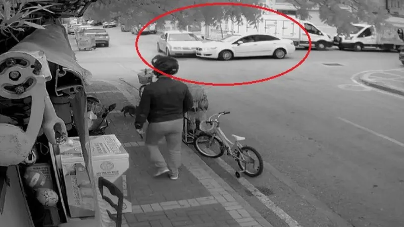 Antalya'da 'Dur' Tabelası Faciası! Kamyonet Kazaya Davetiye Çıkardı!