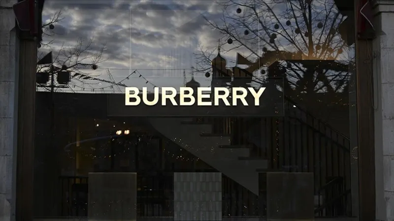 Burberry'den Şok Karar! 1700 Kişi İşsiz Mi Kalacak?