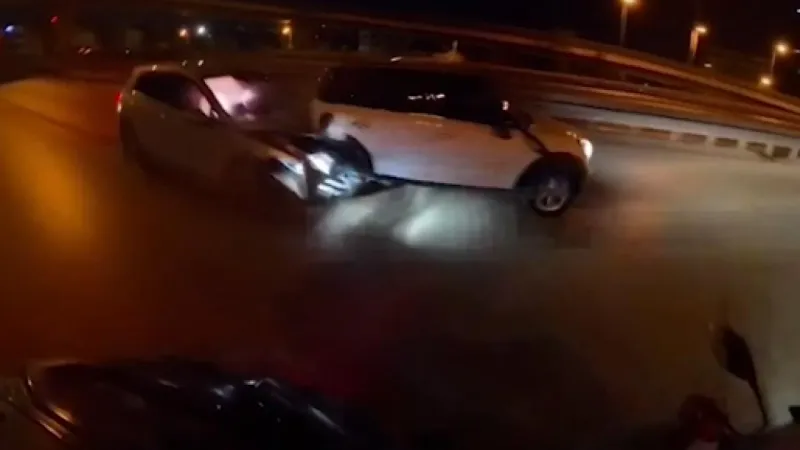 Kadıköy'de Feci Kaza! Kask Kamerası Görüntüleri Şoke Etti
