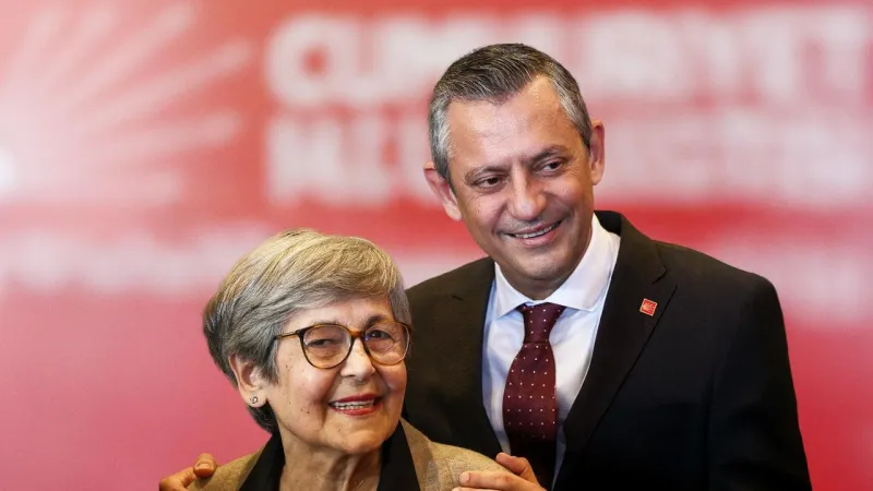 Özgür Özel'den Anneler Günü Sürprizi! O Anneleri Aradı