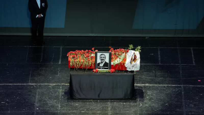 Sırrı Süreyya Önder'e Veda: AKM'deki Duygusal Tören