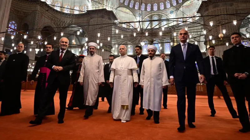 Papa 14. Leo, Sultanahmet Camii'ni ziyaret etti