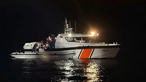 Sahil Güvenlik ekipleri Çanakkale açıklarında 18 düzensiz göçmeni yakaladı