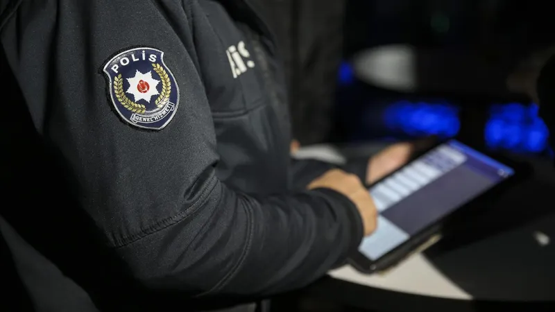 Kayseri'de Otomobil Camından Ayak Çıkarmak Pahalıya Patladı!
