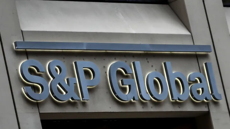 Fransa'ya Kredi Şoku! S&P Notu Düşürdü, Ekonomi Alarmda mı?