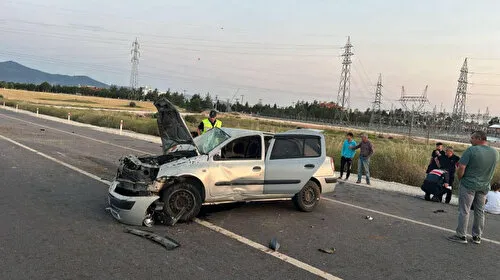Uşak'ta otomobil takla attı: Yaralılar var