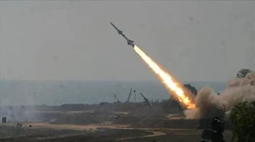 Husilerden İsrail'e Füze Saldırısı! Tel Aviv Alarmda!