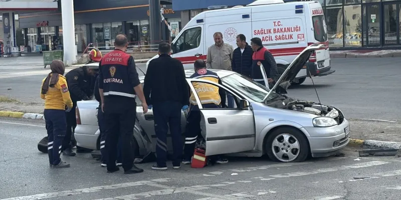 Sivas'ta Feci Kaza: 1 Ölü! Sultanşehir Bulvarı Karıştı!