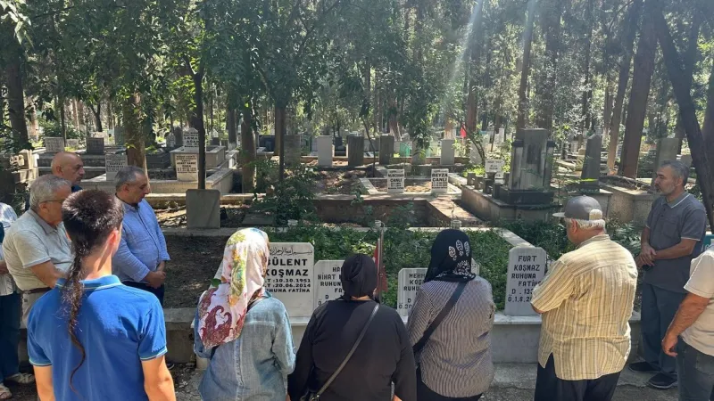 Zeyrek ve Koşmaz’ın mezarlarına BÜKSEV Vakıfı ile öğrencilerden anlamlı ziyaret
